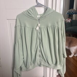 BUNDLE (2) Women’s Aerie Tops!